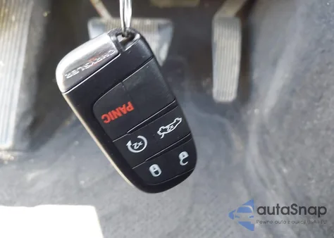 2013 Chrysler 300C z USA, uszkodzony, nr VIN 2C3CCAEG3DH644307